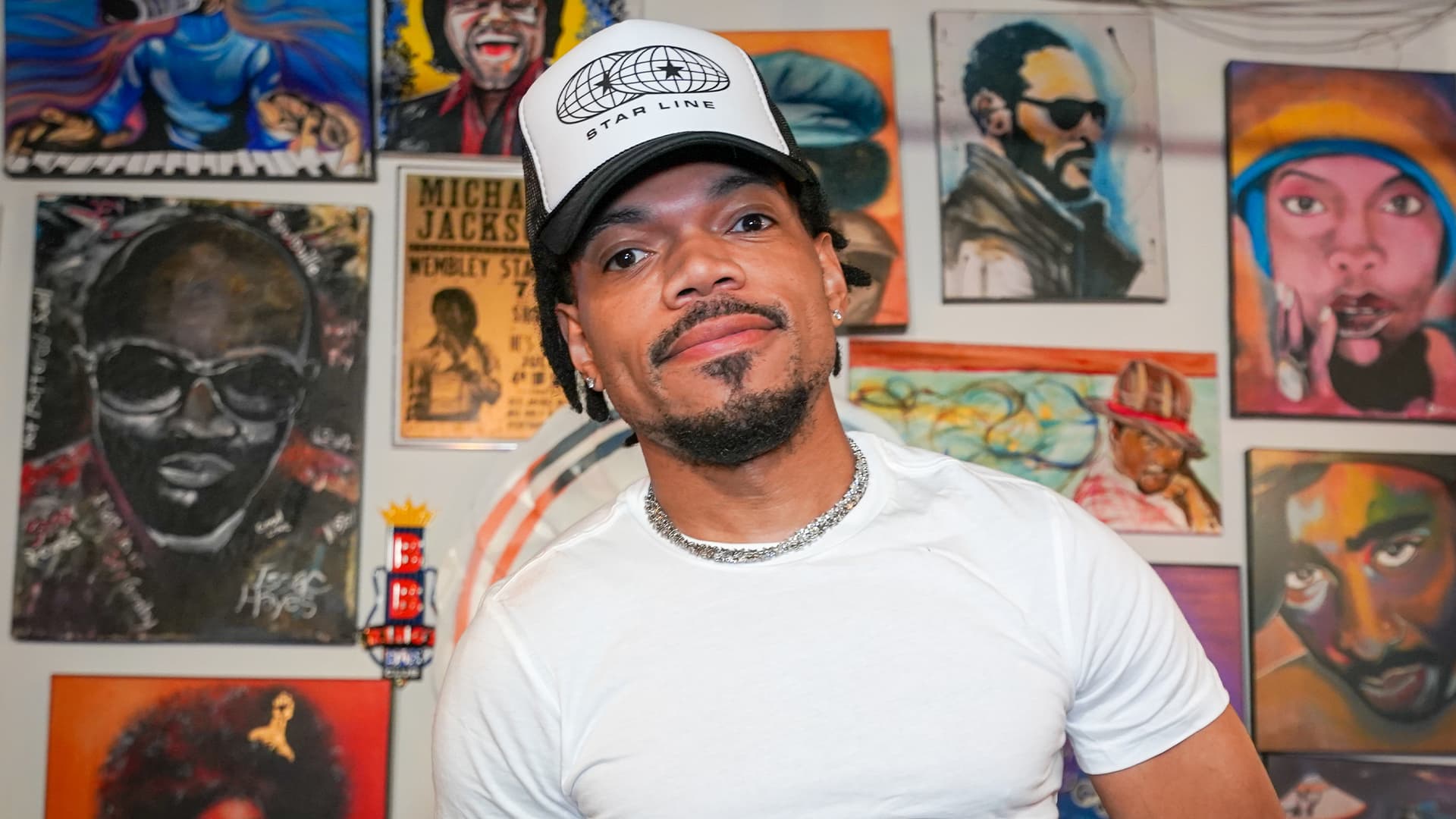 Chance The Rapper Shares His Business Mindset And Decision To Become An Independent Artist Came From His Mother, Who Once Owned A Salon Chance The Rapper Shares His Business Mindset And Decision To Become An Independent Artist Came From His Mother, Who Once Owned A Salon